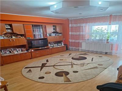 Apartament 3 camere decomandat, zona Triaj, Brasov