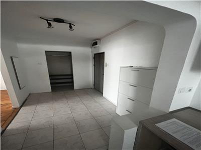 Apartament renovat cu 2 camere la etaj intermediar, Al. Vlahuta, Scriitorilor, Brasov